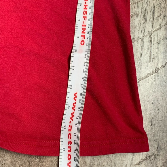 Disneyland resort t shirt red Mickey Mouse size S - Picture 6 of 7